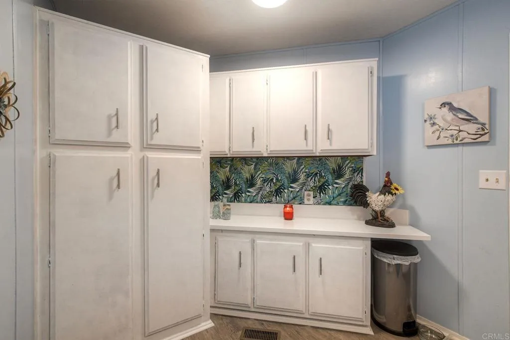 https://cdn.realtyfeed.com/cdn/127/306558388/f27917e698cfc3bf5e3c35eeda593037.webp