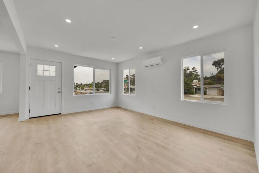 https://cdn.realtyfeed.com/cdn/127/306558390/8565f77ce25c9d88c0eef3628f36c027.webp