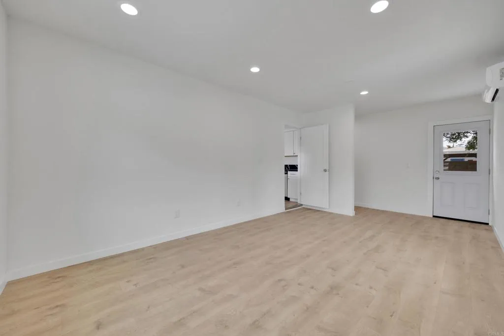 https://cdn.realtyfeed.com/cdn/127/306558390/bed4357c11b73f26ab4d5b7b5b49588b.webp