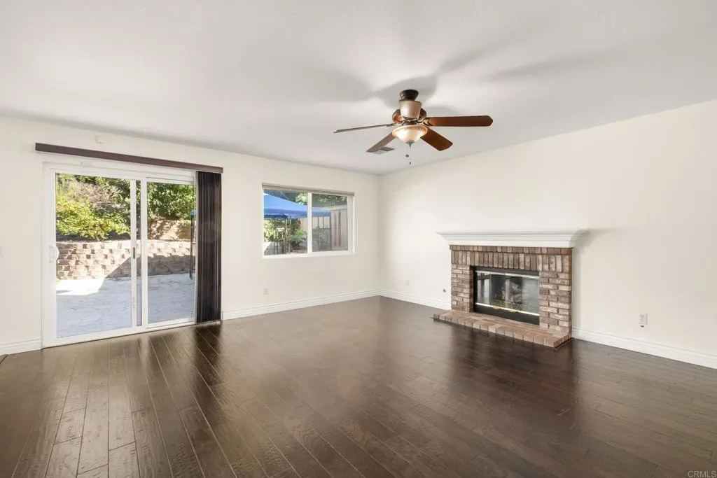 https://cdn.realtyfeed.com/cdn/127/306558406/ba6e87d0fc30302c33c22affb36c2c4f.webp