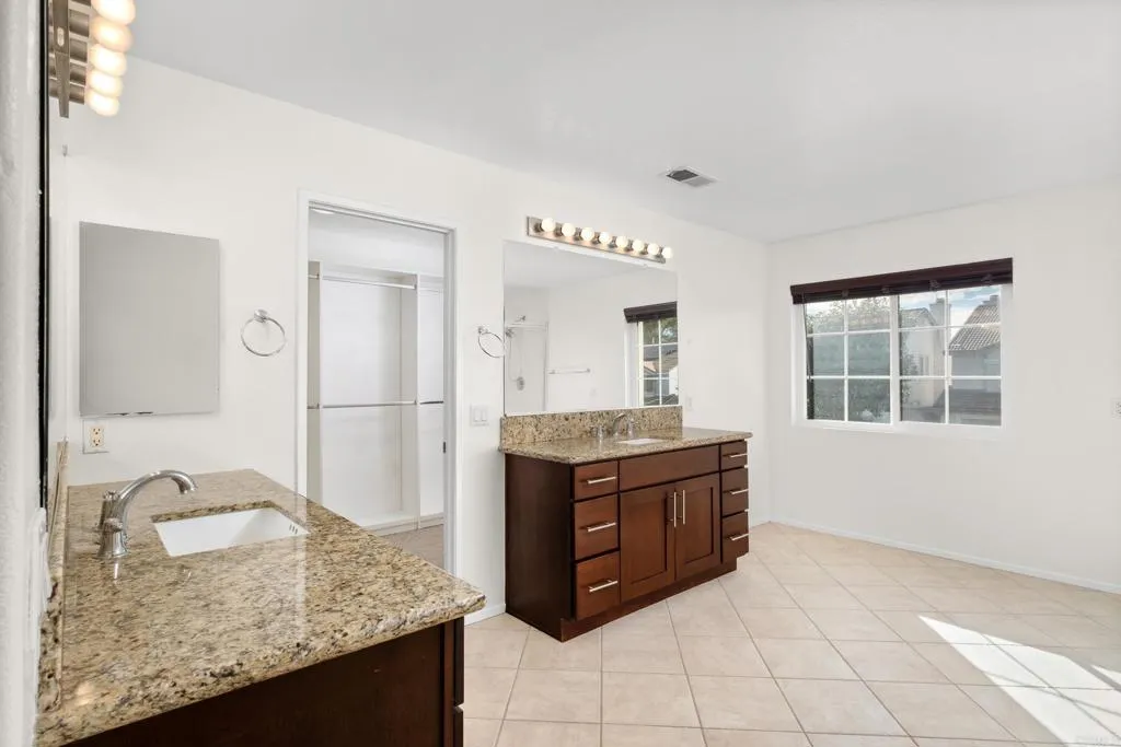 https://cdn.realtyfeed.com/cdn/127/306558406/ee3b4856c62897d70aacb975abe4d1eb.webp