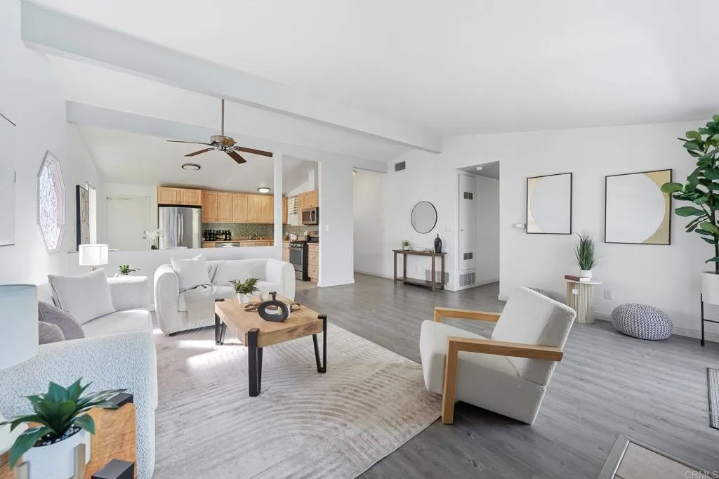 https://cdn.realtyfeed.com/cdn/127/306558469/901fc8ba56085e7a83c765dded1d10f6.webp