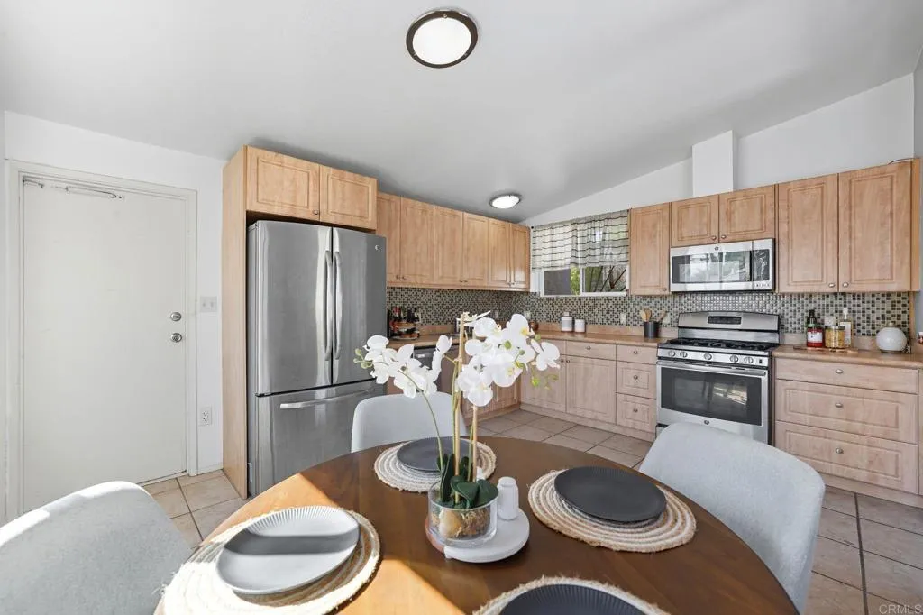 https://cdn.realtyfeed.com/cdn/127/306558469/972a26deaa527bad65f4f4559f37c852.webp
