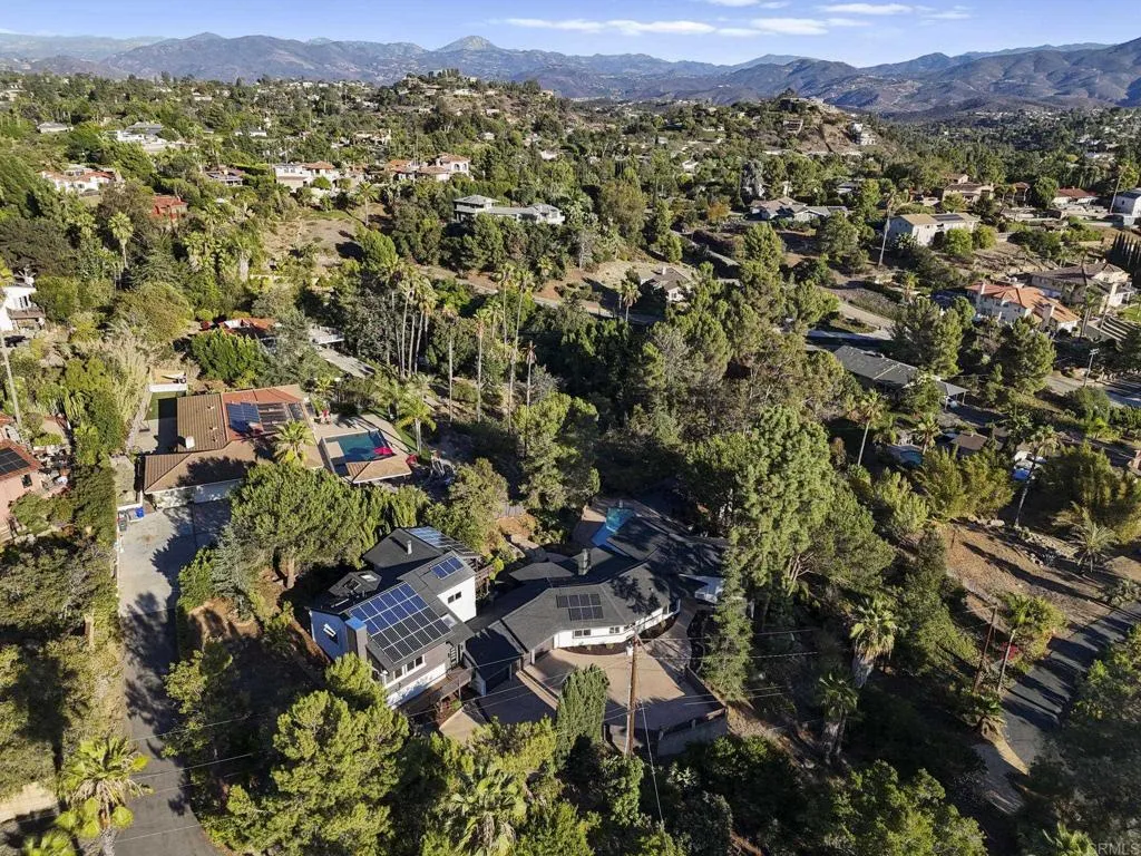 https://cdn.realtyfeed.com/cdn/127/306558549/2f78bf61a40bae0e651d6898117618a9.webp