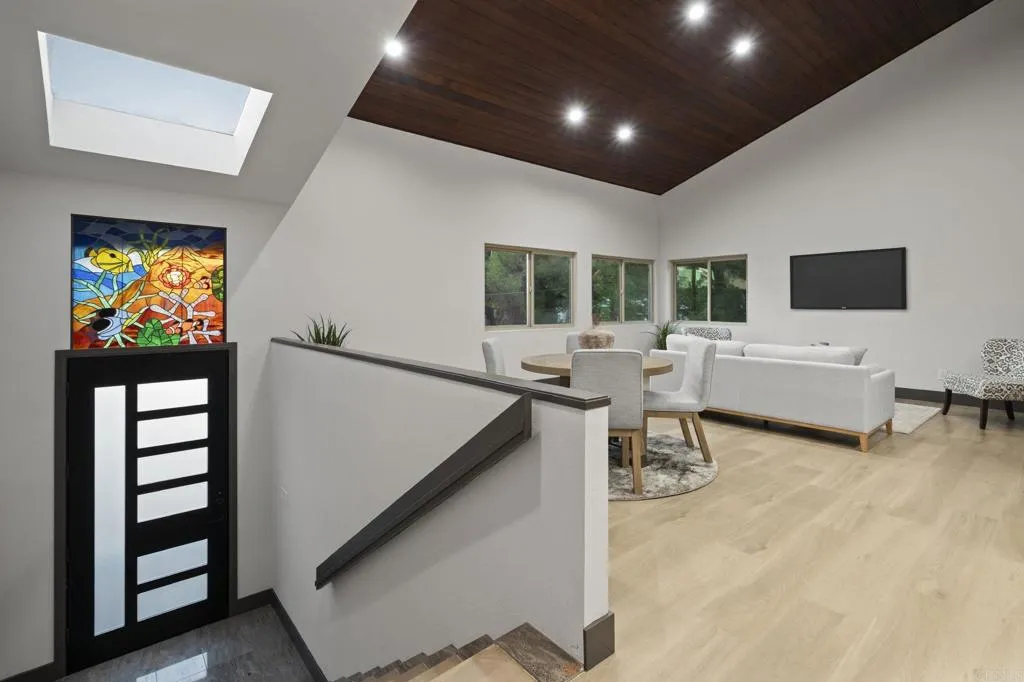 https://cdn.realtyfeed.com/cdn/127/306558549/6dc7b897a281ddeefeab5f0b138834cf.webp