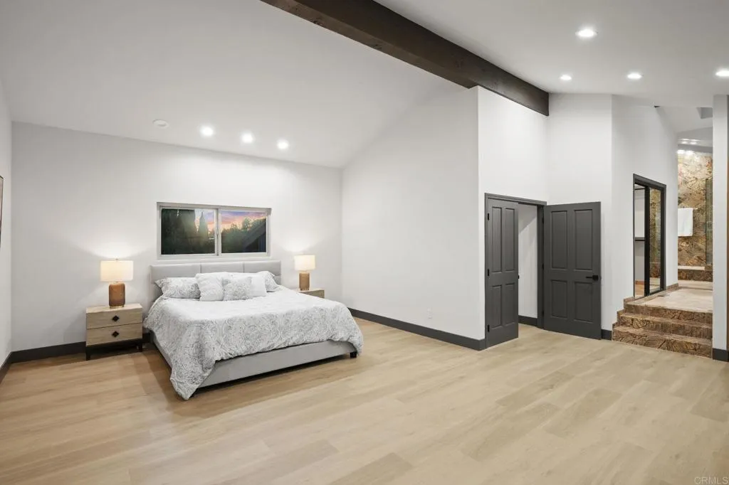 https://cdn.realtyfeed.com/cdn/127/306558549/824ba9ac78169f60e7465aad2d7fed95.webp