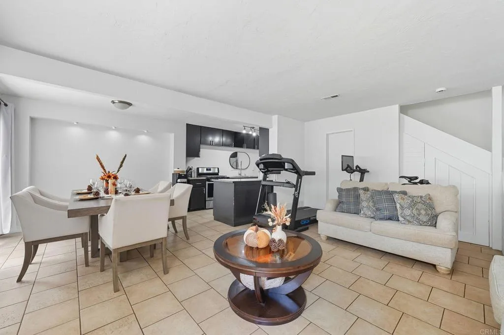 https://cdn.realtyfeed.com/cdn/127/306558581/21c59b08e3b635be64f7d5f8f0115d5b.webp