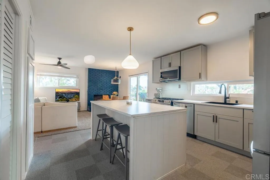 https://cdn.realtyfeed.com/cdn/127/306558590/73ad9f7cdf7a563047286152fcbdff7c.webp