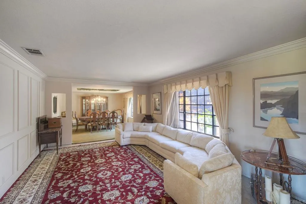 https://cdn.realtyfeed.com/cdn/127/306558620/67de8931e49f6e38ead8cbc9305c55de.webp