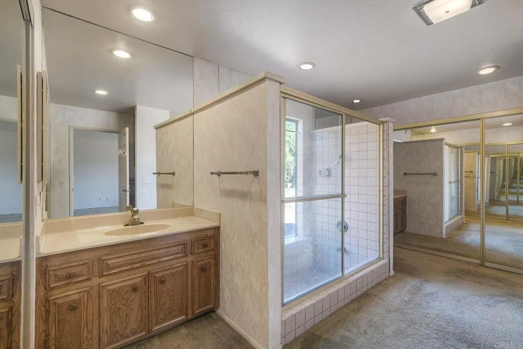 https://cdn.realtyfeed.com/cdn/127/306558620/7b58f938dd60e69feb84442fd8222721.webp
