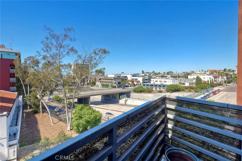 https://cdn.realtyfeed.com/cdn/127/306558640/517271394e4e5de4678234e1034e17ba.webp