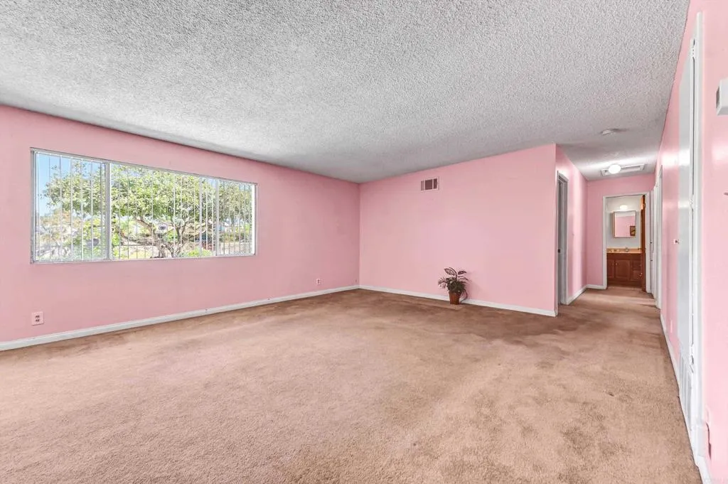 https://cdn.realtyfeed.com/cdn/127/306558725/9a52603f14fbe64007419706de4c8728.webp