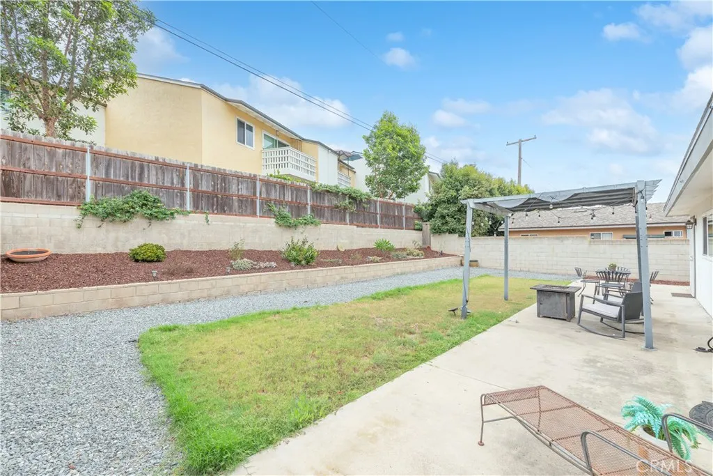 https://cdn.realtyfeed.com/cdn/127/306558735/915117110990f6fd70a3b2fb8e8ba59c.webp