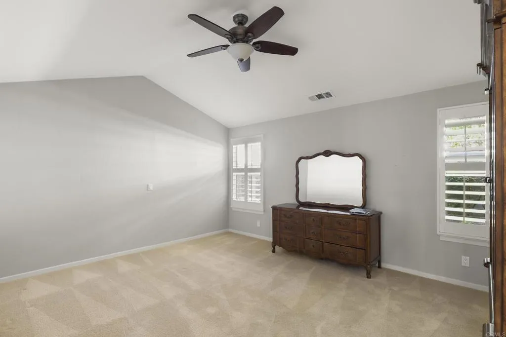 https://cdn.realtyfeed.com/cdn/127/306558762/62f469e8b30b6d8b3195d3f762faf1f7.webp