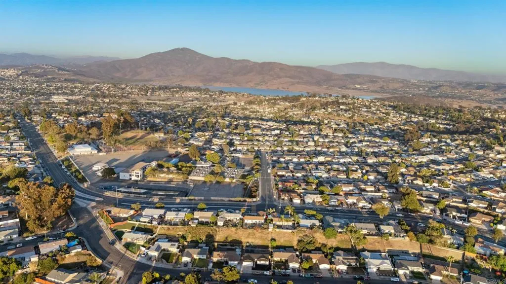 https://cdn.realtyfeed.com/cdn/127/306558787/37c9c9e1cac40f8cfef00390efd6f359.webp