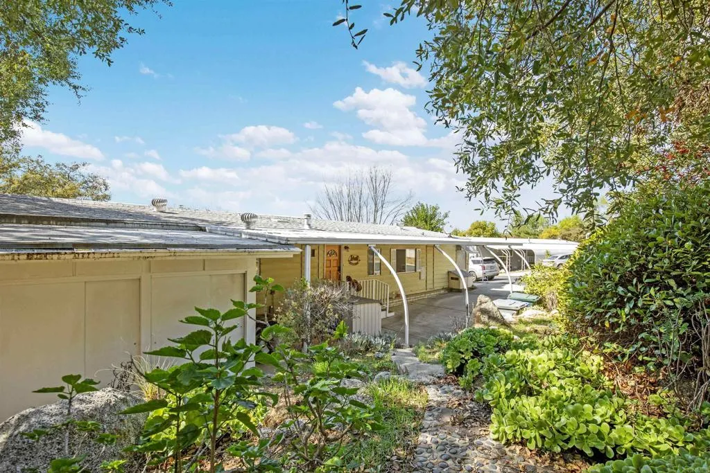 https://cdn.realtyfeed.com/cdn/127/306558801/de0e3387b2bd3d960a3328e38a452260.webp
