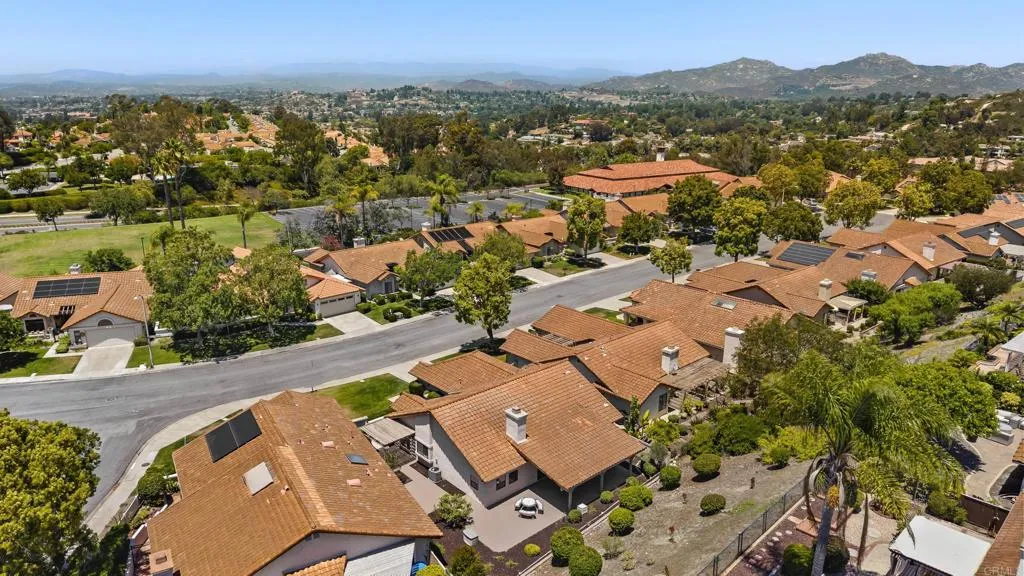 https://cdn.realtyfeed.com/cdn/127/306558886/19e5a79e62f3ed42698eff2ce550b708.webp