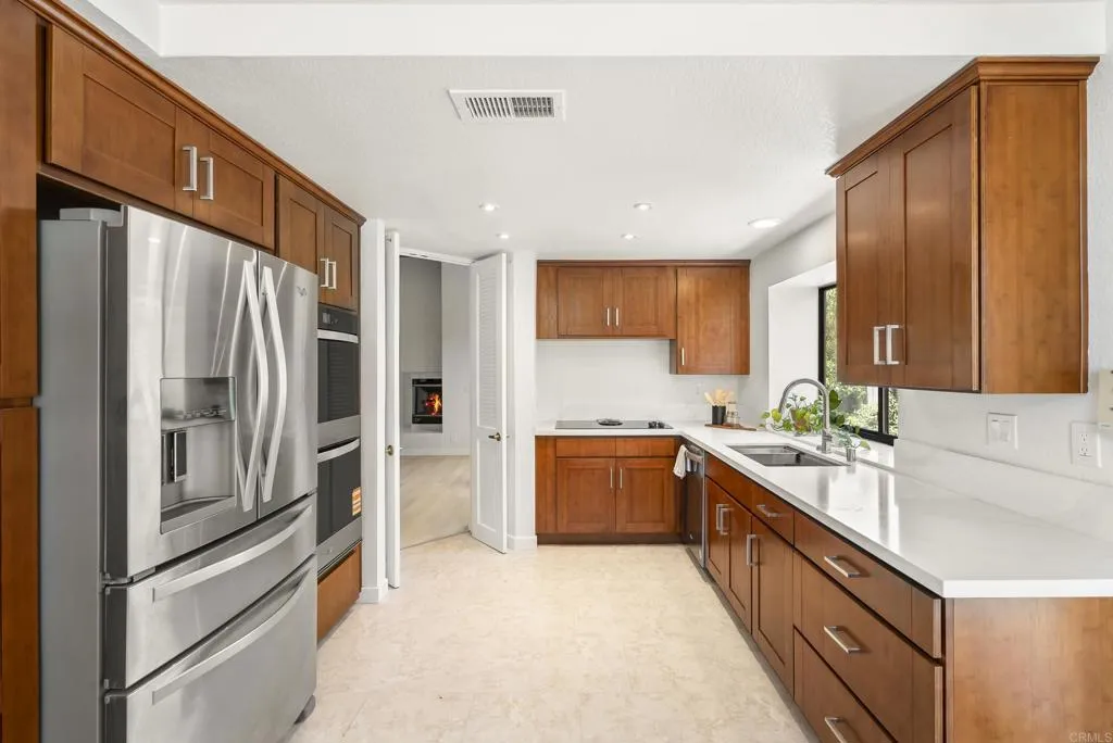 https://cdn.realtyfeed.com/cdn/127/306558886/9e12c425d3750a6ac39d1ffe0296e621.webp