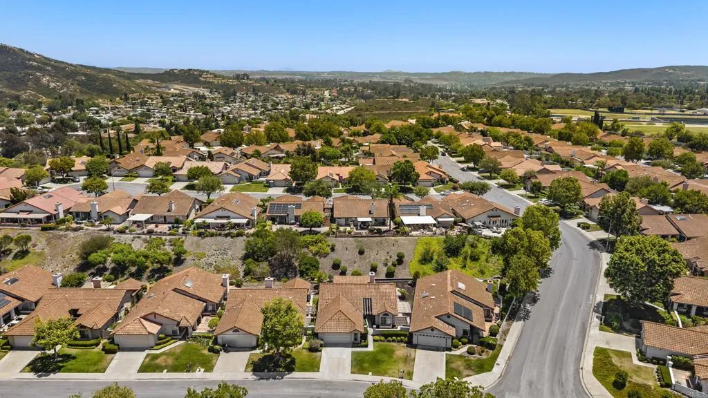 https://cdn.realtyfeed.com/cdn/127/306558886/9e8c117bde6b7b0ee959cb89d93ec407.webp