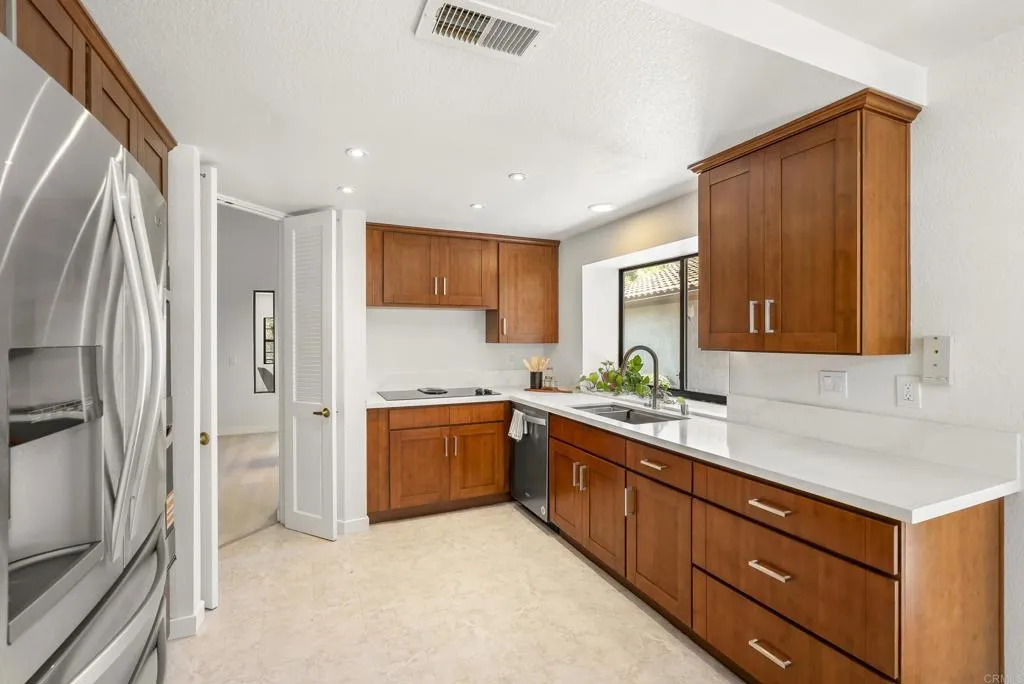 https://cdn.realtyfeed.com/cdn/127/306558886/d89c46018a86bcdbef3efb3fd7e8a9d0.webp