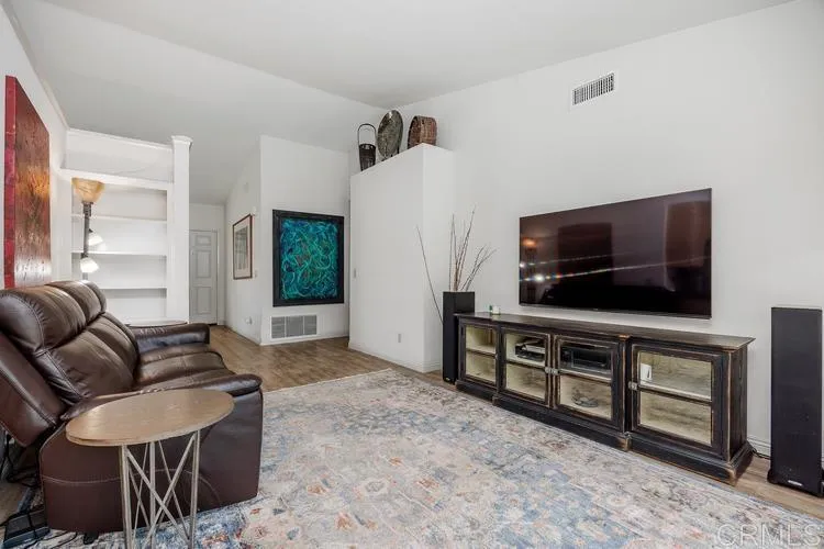 https://cdn.realtyfeed.com/cdn/127/306558895/5cea53d9b3fc294dde10535a8a5a94b1.webp