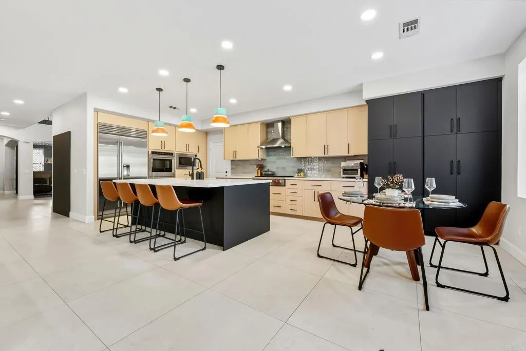 https://cdn.realtyfeed.com/cdn/127/306558919/81dc9fc7e3553b0e14dd6821284507f7.webp