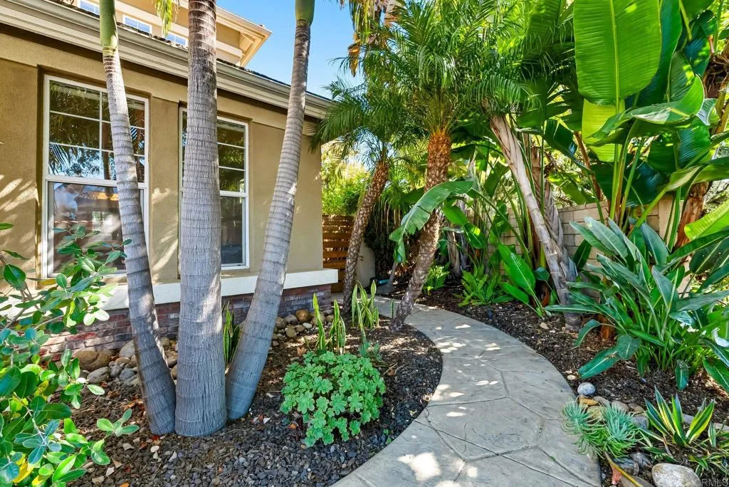 https://cdn.realtyfeed.com/cdn/127/306558919/8c1d0767569afbf5f34dda7d78ba06d0.webp