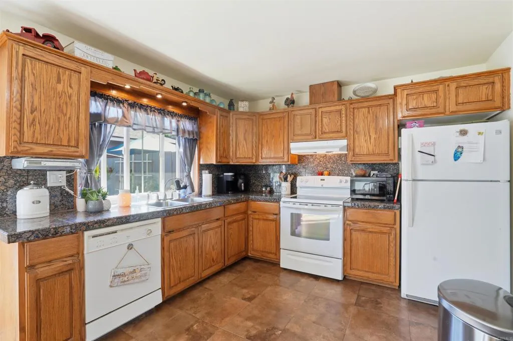 https://cdn.realtyfeed.com/cdn/127/306558930/f8582b572de88636b8d2827bab12098a.webp