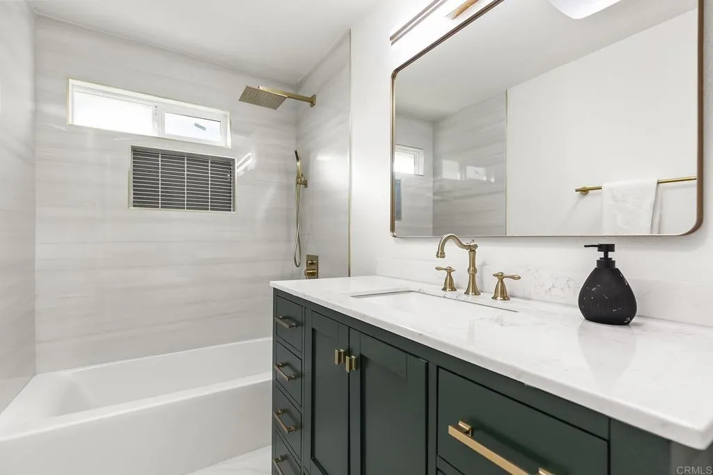 https://cdn.realtyfeed.com/cdn/127/306558976/b379c00ac1275c441de22e82fdf21c76.webp