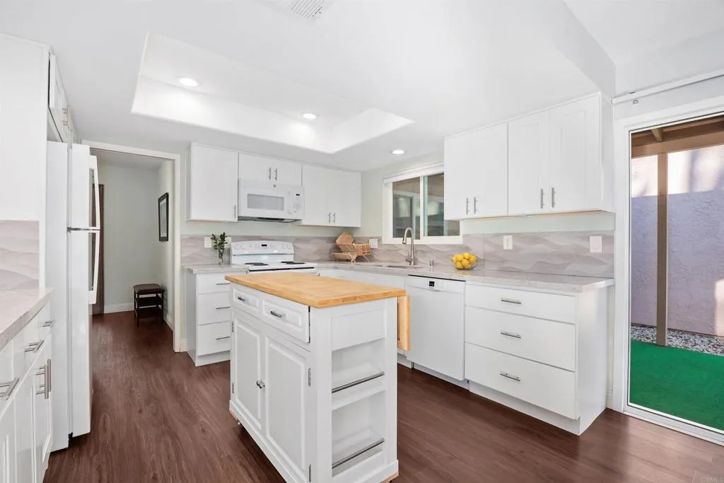 https://cdn.realtyfeed.com/cdn/127/306558984/5a2181d482042a5ec369e11ff2792132.webp