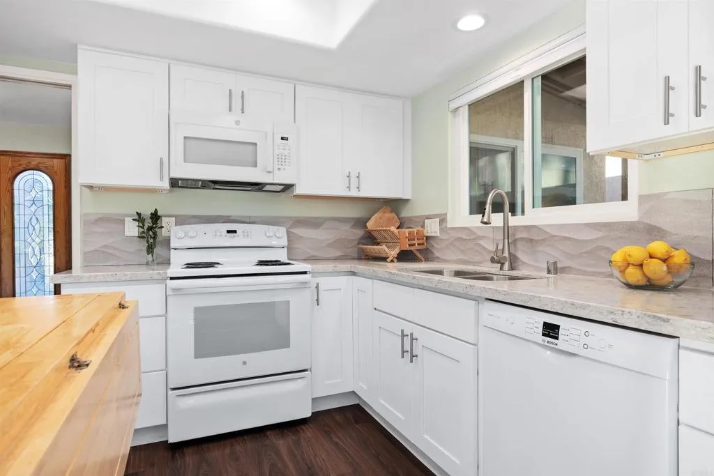 https://cdn.realtyfeed.com/cdn/127/306558984/8e6dccf6a187cdd48c6e61c5c8b519b7.webp