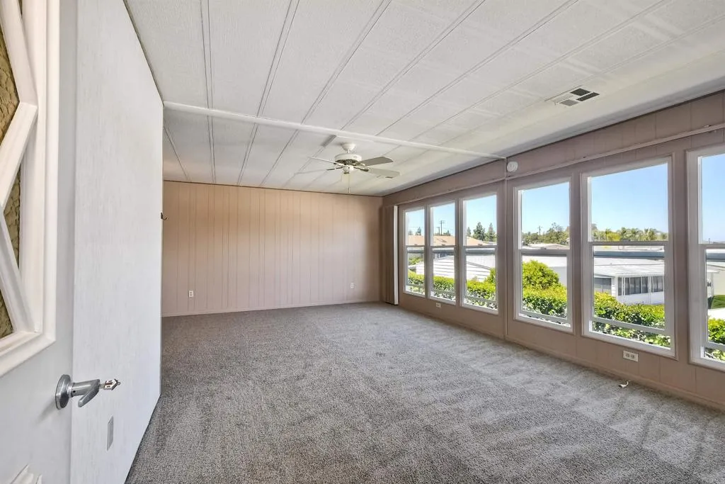 https://cdn.realtyfeed.com/cdn/127/306558986/06db2b4c92d65ecb2906f2e082413357.webp