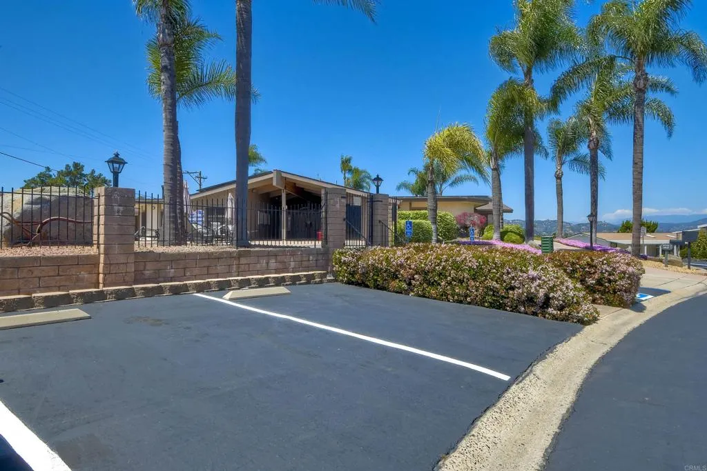 https://cdn.realtyfeed.com/cdn/127/306558986/2bf421ffd6de6a66e90f9b0d86ade980.webp
