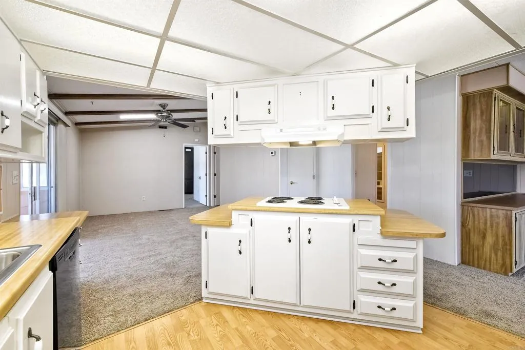 https://cdn.realtyfeed.com/cdn/127/306558986/a54268c1b55155a611878882d4d57070.webp