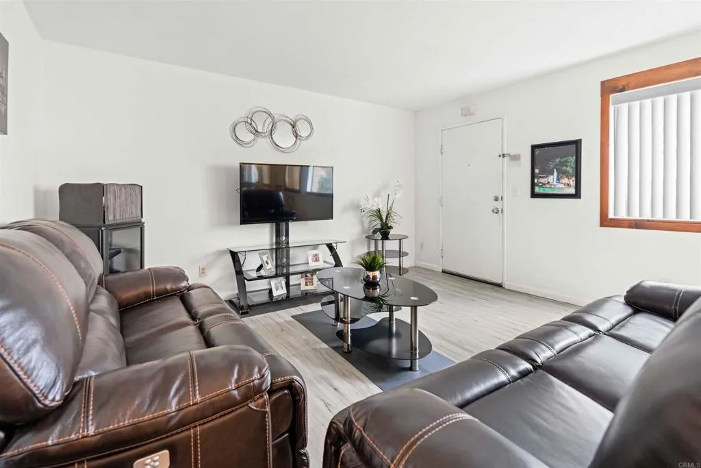 Photo #7: PTP2507580-1 Listing: Photo #7