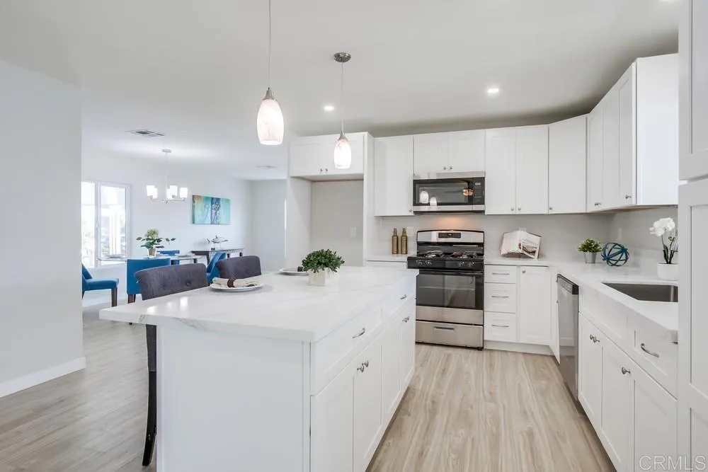 https://cdn.realtyfeed.com/cdn/127/306559012/00528ec54447d30e6990958b80b60f9d.webp