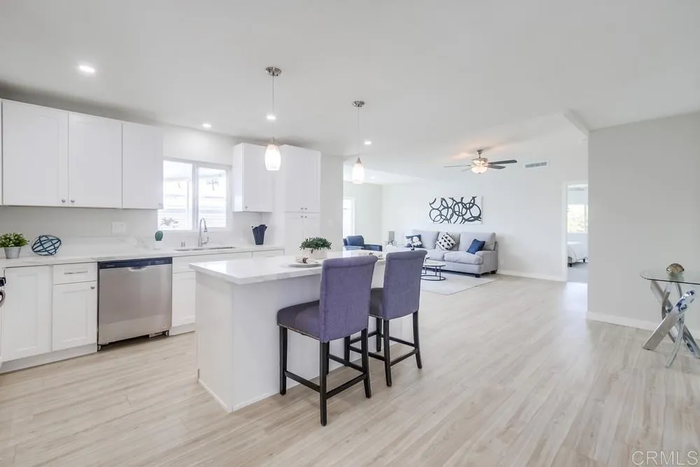 https://cdn.realtyfeed.com/cdn/127/306559012/edd24c3e73f07b2fe8a4980e5b17fb1f.webp