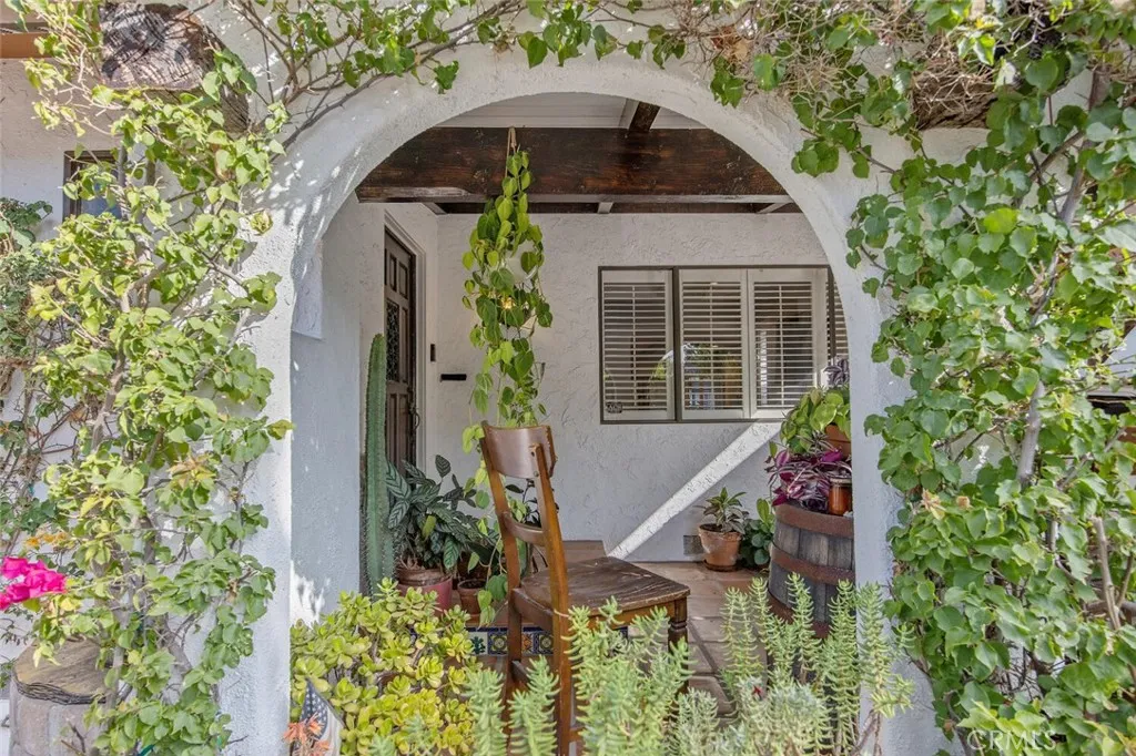 10441 Bloomfield, Toluca Lake, CA 91602 - Photo 5 of 58, Toluca Lake, CA
