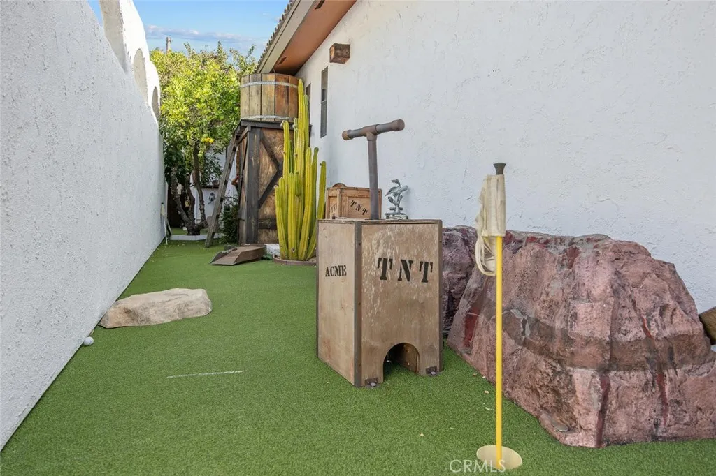 10441 Bloomfield, Toluca Lake, CA 91602 - Photo 4 of 58, Toluca Lake, CA