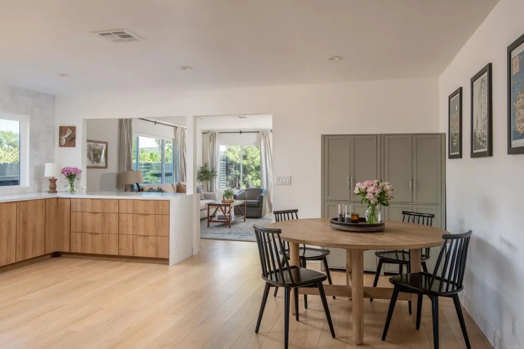 https://cdn.realtyfeed.com/cdn/127/306559034/61bb463e1aa0b56cd7b9bd40e8a34205.webp