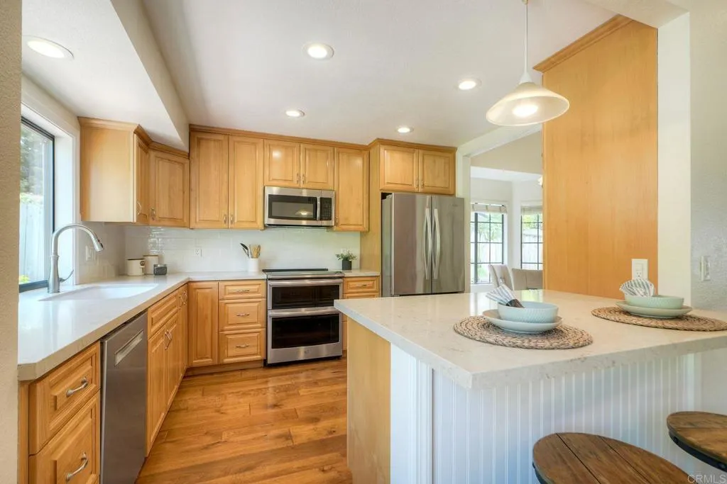 https://cdn.realtyfeed.com/cdn/127/306559083/469dc09c9bed6e8598b825e65cc543a1.webp