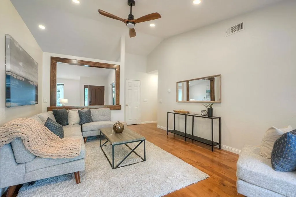 https://cdn.realtyfeed.com/cdn/127/306559083/4b4aaf8816a51f03646fae74c4dfa1c6.webp