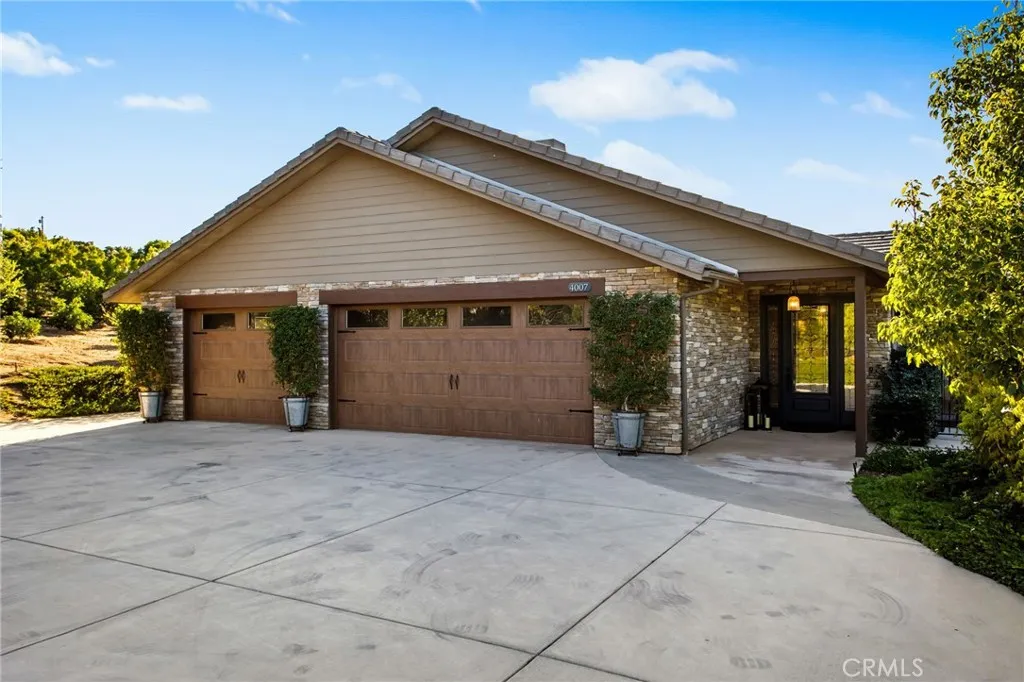 https://cdn.realtyfeed.com/cdn/127/306559085/1b0aa8982a6c6fec9b5aa4dcfacde562.webp