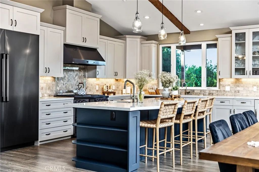 https://cdn.realtyfeed.com/cdn/127/306559085/8c3cf9e6f28e583ec81c33c417f1b2cc.webp