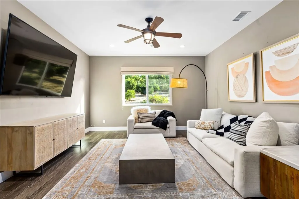 https://cdn.realtyfeed.com/cdn/127/306559085/b30afd7852964352844f9ac50c1c765c.webp