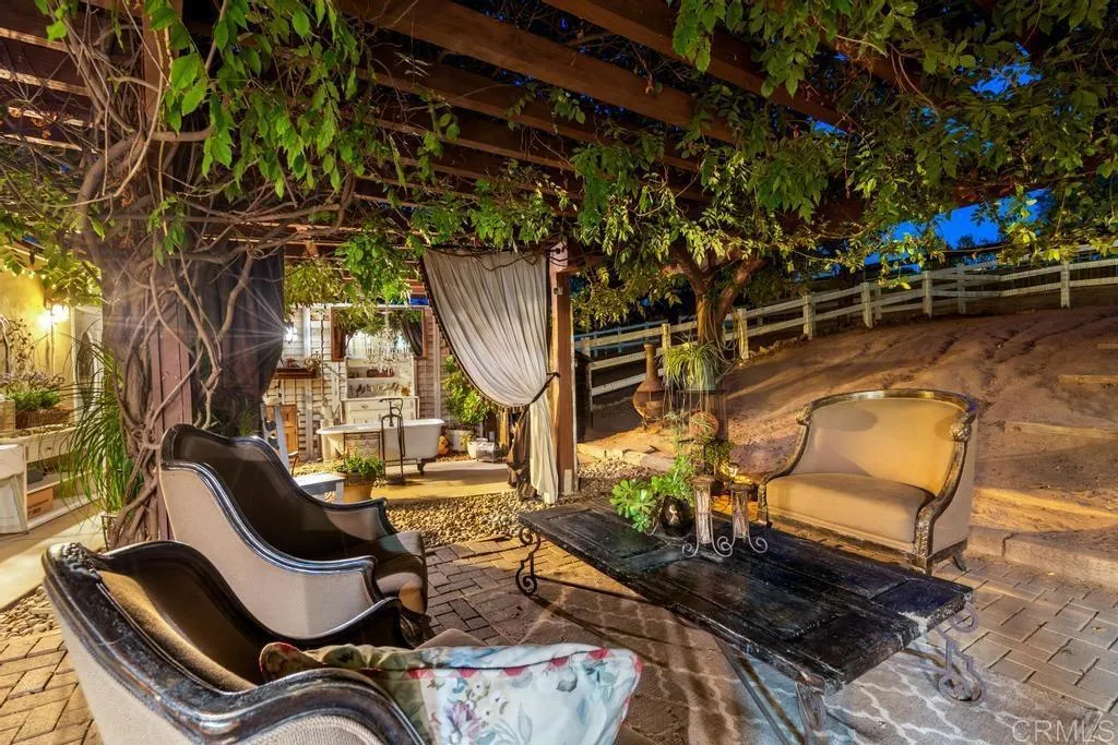 https://cdn.realtyfeed.com/cdn/127/306559098/0eb90993708b20212f34a91ca67ce617.webp