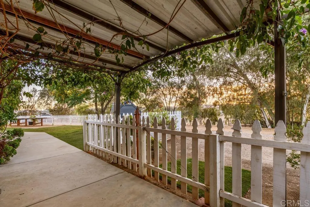 https://cdn.realtyfeed.com/cdn/127/306559098/6874554ee620783dd82cbf768fd1e791.webp