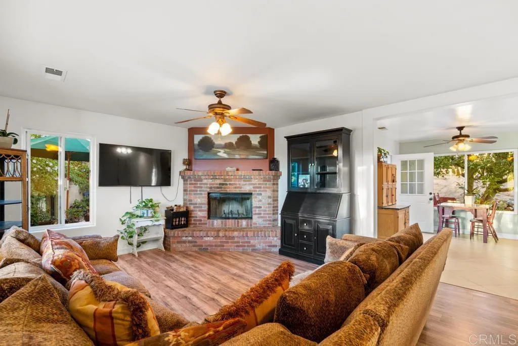 https://cdn.realtyfeed.com/cdn/127/306559098/ae6d056b6e68fc4df4f95db090921160.webp