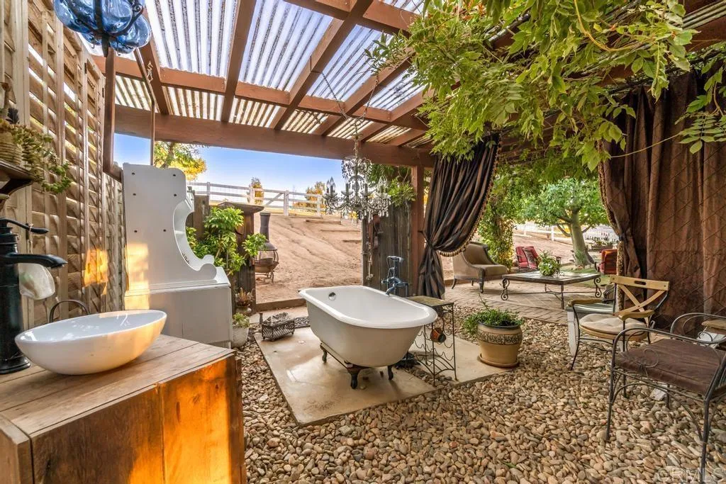 https://cdn.realtyfeed.com/cdn/127/306559098/ee80e9ee750789a068a46cadb18b57d7.webp