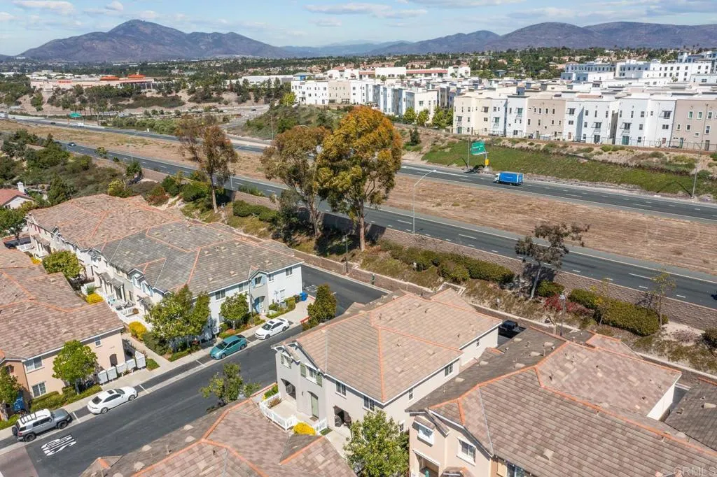 https://cdn.realtyfeed.com/cdn/127/306559186/39e3942f7cdd489b097ec14f0469b8fd.webp